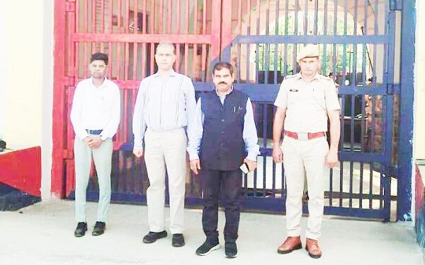 Judge observed legal service clinic in District Prison