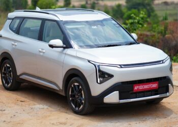 Kia Carens Clavis1