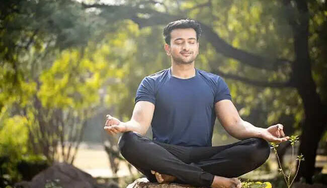 वीडियो में जाने गरुड़ पुराण के अनुसार स्वस्थ जीवन के लिए अपनाएं ये 10 आदतें, जो शारीरिक और मानसिक दोनों रूप से बनाएं आपको फिट