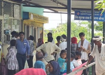 Malpura Hospital 950 patients outdoors, most colds, fever, viral patients