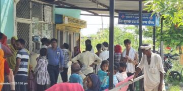 Malpura Hospital 950 patients outdoors, most colds, fever, viral patients