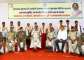 Maoists surrender in Jharkhand: 10 Naxalites surrender before dgp in chaibasa, jharkhand | Maoists surrender in Jharkhand: 10 Naxalites surrendered to DGP in Jharkhand | News Track in Hindi