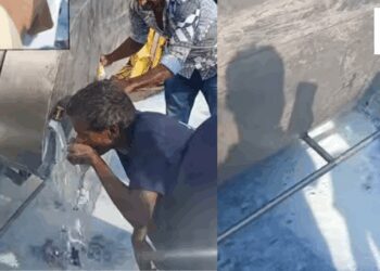 Milk Spills on Patna Streets Before Bihar Elections, Watch Viral Video of People Lining Up | Even before Bihar elections, the Ganges of milk on the streets of Patna, people said 'I am also coming' Viral Video. News Track in Hindi