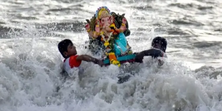 More than 1 crore people can go to Mumbai in Ganpati immersion, threat of attacks bigger than 26/11, 14 Pakistani terrorists admitted to the city