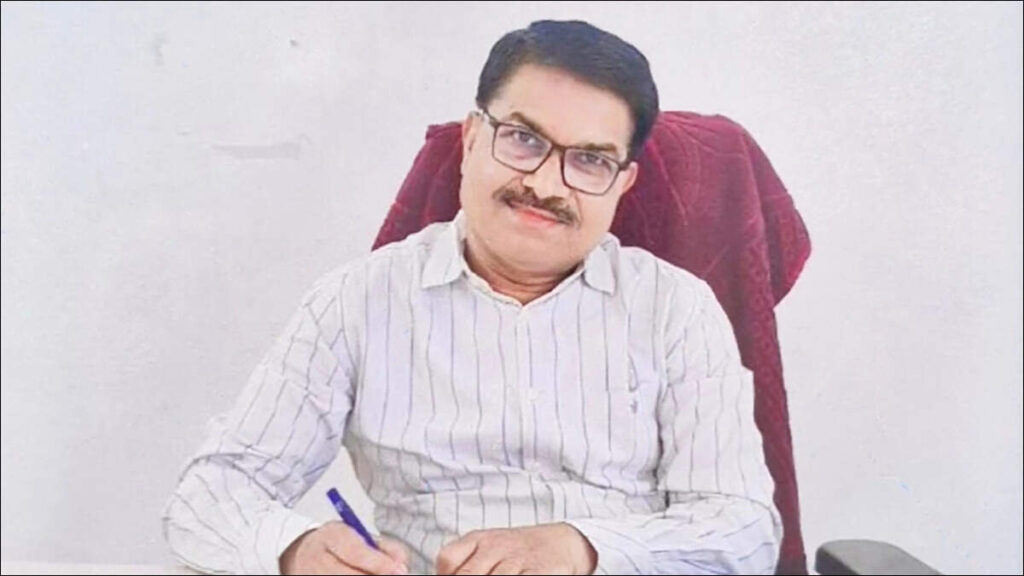 भोपाल हवाई अड्डे पर ड्यूटी के दौरान नायब तहसीलदार दिनेश साहू का निधन