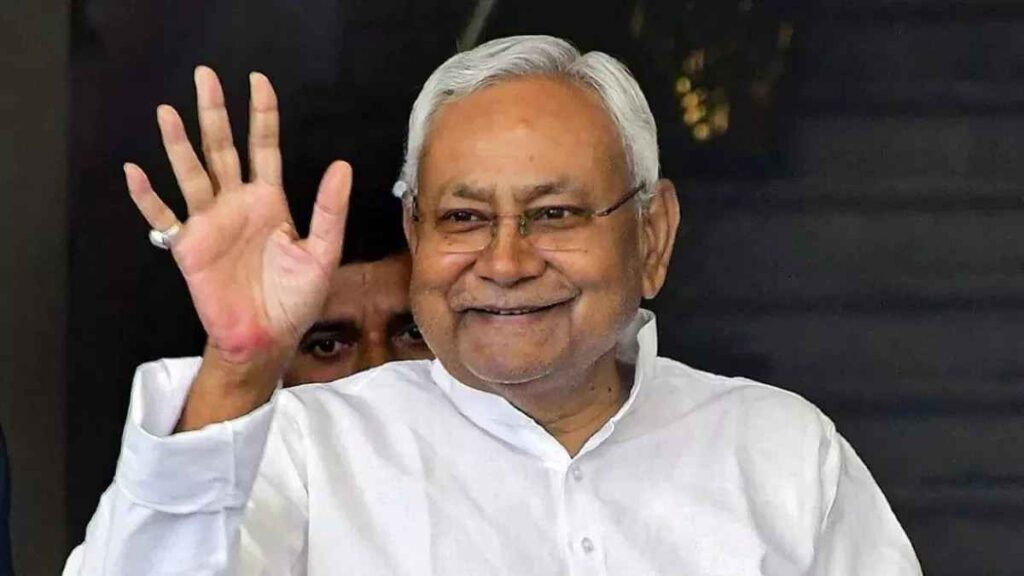 Nitish Kumar's announcement before Bihar elections: Vikas Mitras will get Rs 25,000 to buy tabs