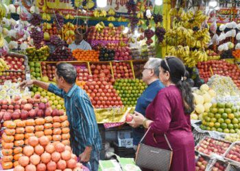 Not packaged food, fruits are real powerhouses! Learn the right way to eat from Ayurveda
