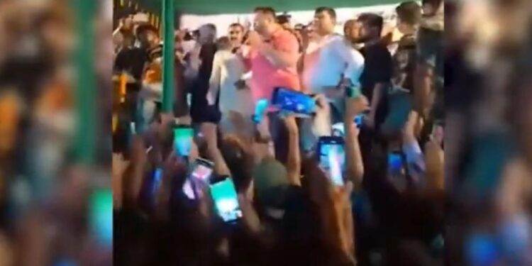 Once Again PM Modi Abused at Tejashwi Yadavs Rally BJP Levels Serious Allegation | The abuses of the mother given to PM Modi once again at Tejashwi Yadav's rally? BJP's big allegation | News Track in Hindi