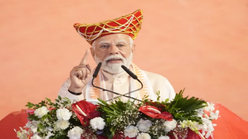 PM Modi said in Dhar, Jaish's terrorist was crying crying, said- Indian Army made Pakistan cry