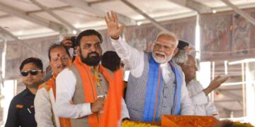 PM modi gifts bihar â happening Crore, Inaugurates Purnia Airport, Sets Election Tone | PM Modi gave a 36,000 crore gift to Bihar, inaugurated Purnia Airport and burnt election bugle. News Track in Hindi