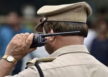 Patna Shocker: ASP Attacked and Robbed at Railway Station, Suffers Broken Arm | Bihar Crime News | Bihar News: In Patna, miscreants snatched away mobile and railway track from ASP… accused absconding | News Track in Hindi