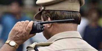 Patna Shocker: ASP Attacked and Robbed at Railway Station, Suffers Broken Arm | Bihar Crime News | Bihar News: In Patna, miscreants snatched away mobile and railway track from ASP… accused absconding | News Track in Hindi