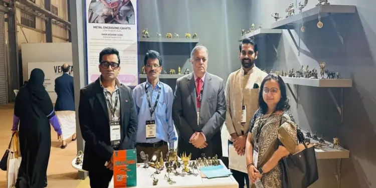 Performing the art of more than 70 lakh Indian artisans in Saudi, the heart of the audience won by its skills