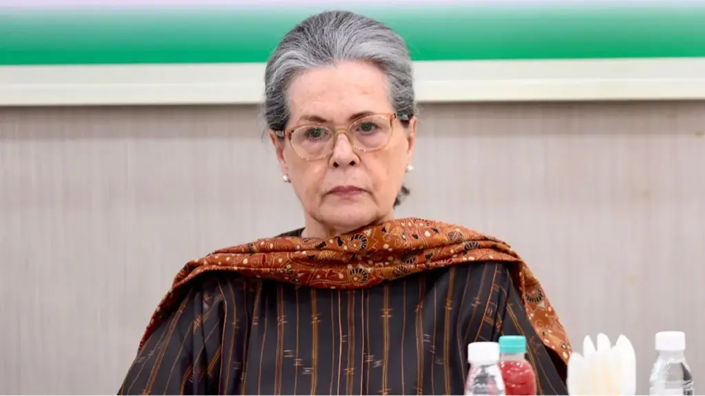 Petition against Sonia Gandhi dismissed: Relief to Sonia Gandhi, petition demanded for filing FIR, Relief to Sonia Gandhi, Petition seeking registration of fir disasted