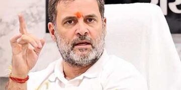 Rahul Gandhi Slams Arrogant Leaders in Wayanad Speech | Calls Locals His Family In Kerala | Kerala: 'As soon as we get power, they become egoistic ...' Rahul Gandhi's big attack from Wayanad! , News Track in Hindi