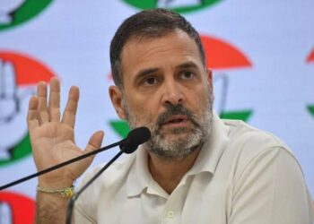 Rahul Gandhi made a big charge against the Chief Election Commissioner, said "vote thieves are being saved"