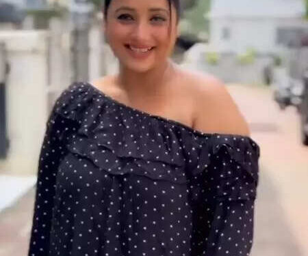 Rani Chatterjee's stylish pose and Akshara Singh's shayrana thinking crazy fans