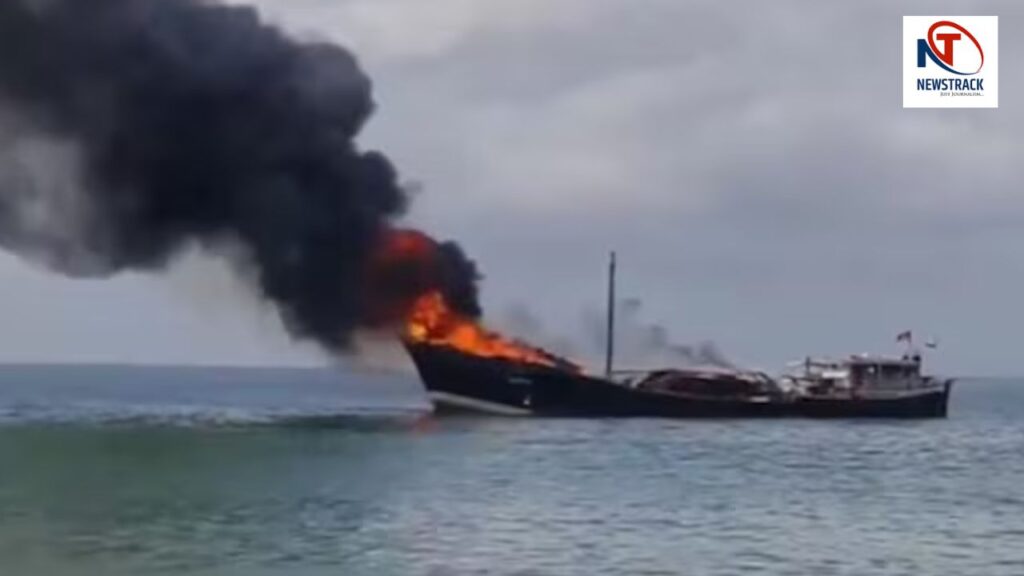 Ship Fire Porbandar | Porbandar Cargo Ship Fire | Gujarat Ship Fire | Porbandar News | , Between sea fireball became a ship! Stirred on the banks of Porbandar in Gujarat, video viral | News Track in Hindi
