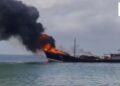 Ship Fire Porbandar | Porbandar Cargo Ship Fire | Gujarat Ship Fire | Porbandar News | , Between sea fireball became a ship! Stirred on the banks of Porbandar in Gujarat, video viral | News Track in Hindi