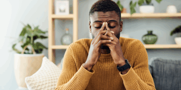 Simple and effective ways to get rid of painful experiences, know how to live a happy life by forgetting the past in the video
