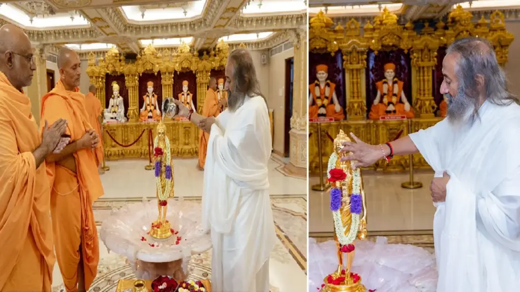 Sri Sri Ravishankar at Baps Swaminarayan Mandir Mumbai: Sri Sri Ravi Shankar Maharaj, the pioneer of Art of Living, Divya arrival at BAPS Swaminarayan Temple in Mumbai, Art of Living Founder Sri Sri Sri Ravi Shankar Maharaj Makes A. Divine Arrival ARRIVAL ARRIVAL ARRIVAL ARRIVANANANA Mandir in Mumbai