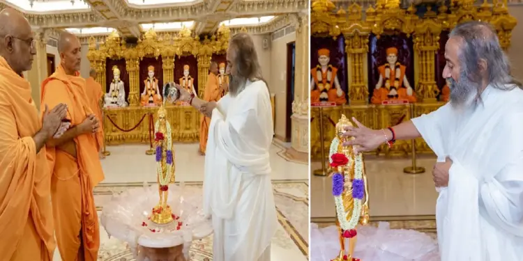 Sri Sri Ravishankar at Baps Swaminarayan Mandir Mumbai: Sri Sri Ravi Shankar Maharaj, the pioneer of Art of Living, Divya arrival at BAPS Swaminarayan Temple in Mumbai, Art of Living Founder Sri Sri Sri Ravi Shankar Maharaj Makes A. Divine Arrival ARRIVAL ARRIVAL ARRIVAL ARRIVANANANA Mandir in Mumbai