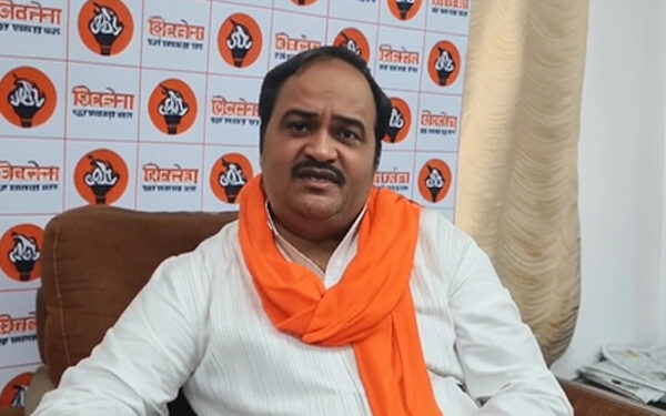 Strict action should be taken against those who throw color on the statue of Meenatai Thackeray: Anand Dubey
