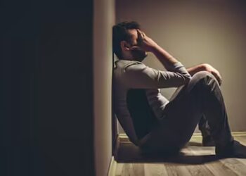सेल्फ कॉन्फिडेंस की कमी के लक्षण और परिणाम, लीक्ड वीडियो में सीखे कैसे पहचानें अपनी कमजोरियों को और सुधारें जीवन ?
