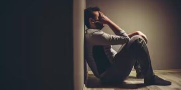 सेल्फ कॉन्फिडेंस की कमी के लक्षण और परिणाम, लीक्ड वीडियो में सीखे कैसे पहचानें अपनी कमजोरियों को और सुधारें जीवन ?