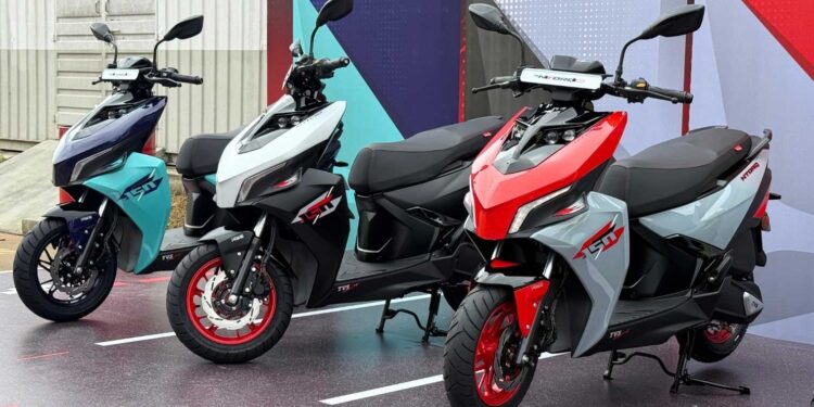 TVS के स्कूटर्स और मोटरसाइकिलों की कीमतों में हुई 9,600 रुपये तक की कटौती