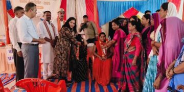Take maximum advantage of the schemes run by the state government and also motivate others: Shankarlal Decha