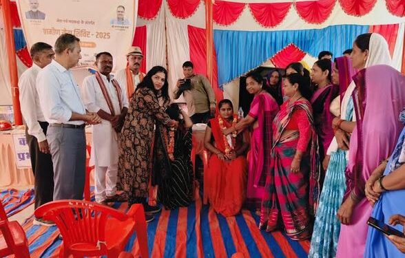 Take maximum advantage of the schemes run by the state government and also motivate others: Shankarlal Decha
