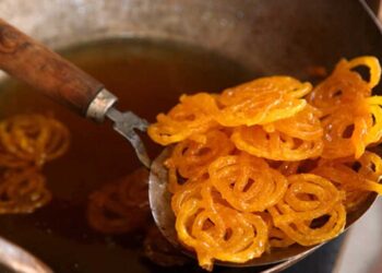 Taste of hot jalebi? Learn what affects health by eating a piece
