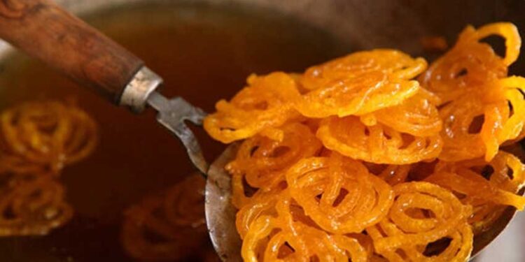 Taste of hot jalebi? Learn what affects health by eating a piece