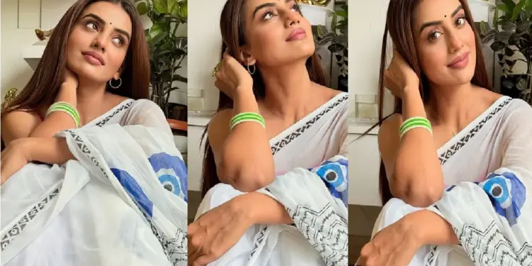 The heart of the neti on Akshara Singh's sari, the actress told that special means hidden behind this saree