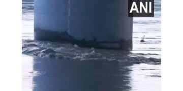 The water level of Yamuna river is close to the danger mark