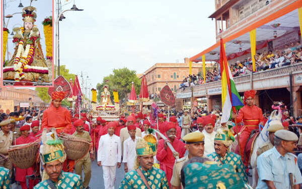 आज राजधानी जयपुर में इस जगह से निकली गणगौर की शाही सवारी! ड्रोन से पुष्प वर्षा से लेकर 200 LED स्क्रीन तक वीडियो में देखे भव्य नजारा&nbsp;