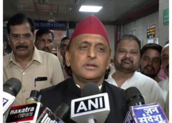 Uttar Pradesh: Akhilesh Yadav criticized the UP government on the death of a young man, "This is not the first incident, law and order in Gorakhpur is being demolished"