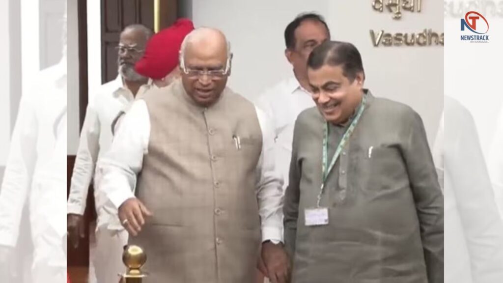 VP Election Viral Photo Gadkari Kharge | VP Election Viral Photo | Nitin Gadkari Mallikarjun Kharge | , Interesting views in Vice Presidential elections: Gadkari-Khadge put hands in hands, these aspects and oppositions also appear. News Track in Hindi
