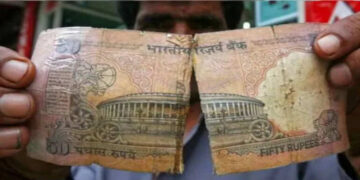 कटे-फटे या फिर टेप लगे नोटों को बदलने के क्या हैं नियम, जानें बैंक में क्या है बदलवाने का तरीका