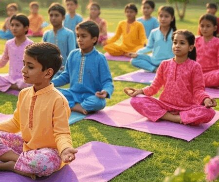 बचपन में योग जरूरी, तंदुरुस्ती से लेकर तेज दिमाग तक सभी में फायदेमंद आसन