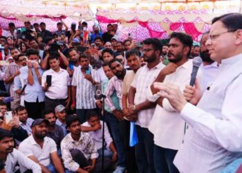 "You are part of our family" Chief Minister Dhami's Emotional Message to students | "You" are part of our family "Chief Minister Dhami's emotional message to students | News Track in Hindi