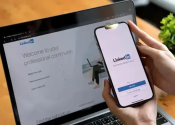 Your data is not safe on Linkedin, your privacy is going to be violated, know how to secure your data