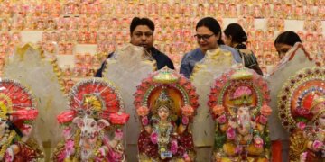 Diwali: Idols made of sacred soil of Ganga are becoming the first choice, idols from Bengal are attracting the market of the capital.