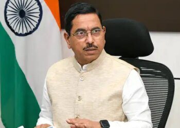 पीएम मोदी के नेतृत्व में किसान तेजी से इनोवेशन और क्लीन एनर्जी को अपना रहे : प्रल्हाद जोशी