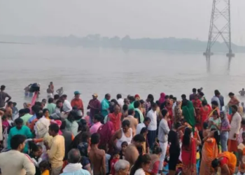 Ayodhya Kalpvas: Thousands of devotees doing Kalpvas on the banks of Saryu, after taking bath on Kartik Purnima, full sacrifice will be given for the rituals.