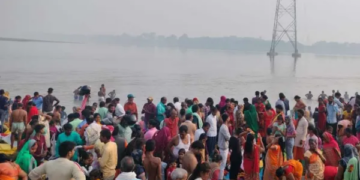 Ayodhya Kalpvas: Thousands of devotees doing Kalpvas on the banks of Saryu, after taking bath on Kartik Purnima, full sacrifice will be given for the rituals.