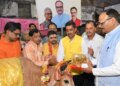 Did Tilak, wore Chunari and fed jaggery to the cow... Deputy Chief Minister, Tourism Minister, MLA and MLC worshiped the cows on Gopashtami.