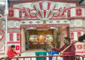 Khatu Shyam Janmotsav: Shyam Baba's court is decorated with 10 quintal shells and conch shells, Kolkata artists are busy in giving it a grand look.