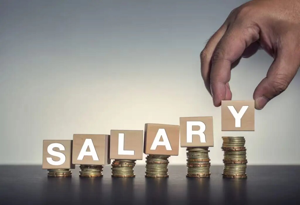 8th Pay Commission Update: चपरासी से लेकर IAS ऑफिसर तक, कितनी बढ़ेगी सैलरी? जानें 8वें वेतन आयोग की पूरी डिटेल्स